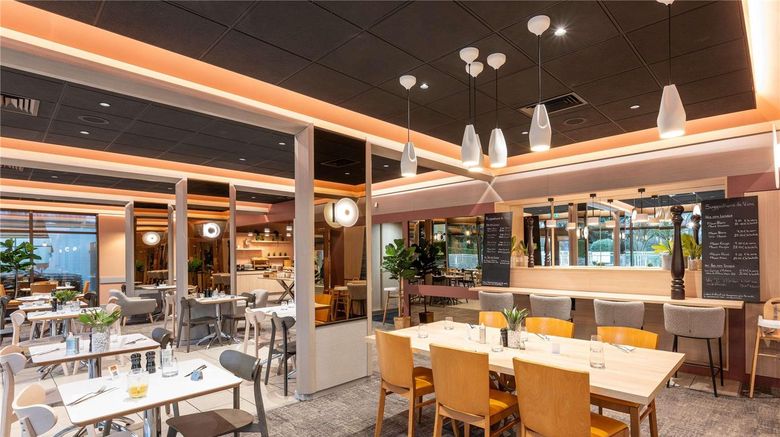 <b>Novotel Macon Nord Restaurant</b>. Images powered by <a href="https://iceportal.shijigroup.com/" title="IcePortal" target="_blank">IcePortal</a>.