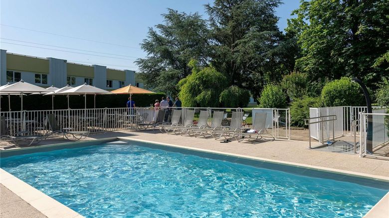 <b>Novotel Macon Nord Pool</b>. Images powered by <a href="https://iceportal.shijigroup.com/" title="IcePortal" target="_blank">IcePortal</a>.