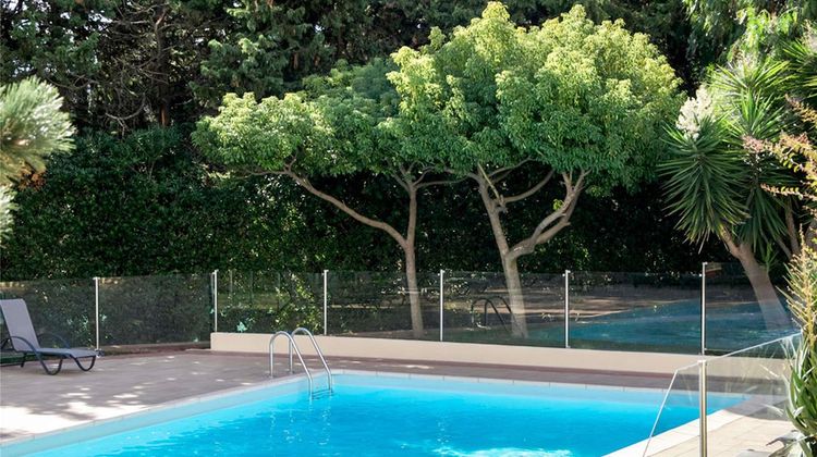 Ibis Styles Toulon La Seyne Pool