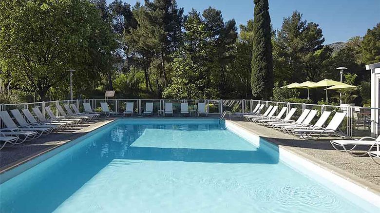 <b>Novotel Marseille Est La Valentine Pool</b>. Images powered by <a href="https://iceportal.shijigroup.com/" title="IcePortal" target="_blank">IcePortal</a>.