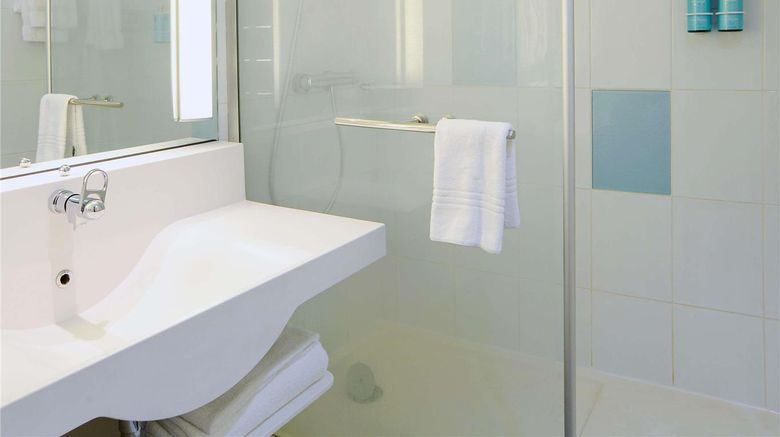 <b>Novotel Toulouse Purpan Room</b>. Images powered by <a href="https://iceportal.shijigroup.com/" title="IcePortal" target="_blank">IcePortal</a>.