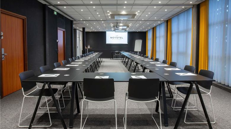 <b>Novotel Mulhouse Bale Fribourg Meeting</b>. Images powered by <a href="https://iceportal.shijigroup.com/" title="IcePortal" target="_blank">IcePortal</a>.