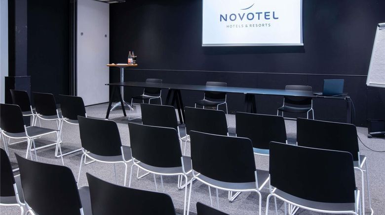 <b>Novotel Mulhouse Bale Fribourg Meeting</b>. Images powered by <a href="https://iceportal.shijigroup.com/" title="IcePortal" target="_blank">IcePortal</a>.