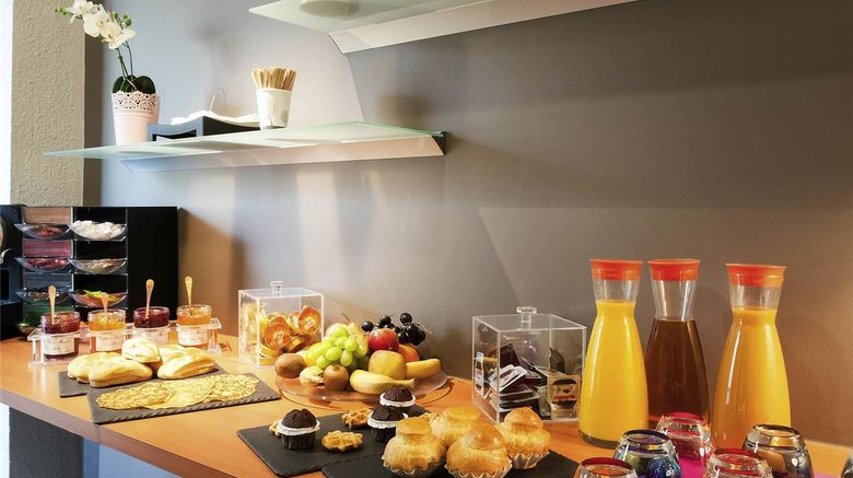 <b>Novotel Valenciennes Aerodrome Meeting</b>. Images powered by <a href="https://iceportal.shijigroup.com/" title="IcePortal" target="_blank">IcePortal</a>.