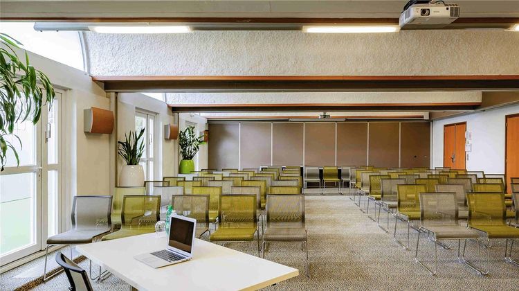 Novotel Valenciennes Aerodrome Meeting