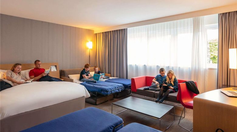 <b>Novotel Roissy Saint-Witz Room</b>. Images powered by <a href="https://iceportal.shijigroup.com/" title="IcePortal" target="_blank">IcePortal</a>.