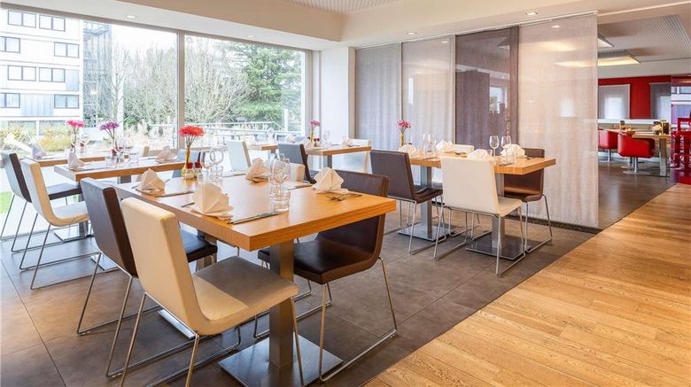 <b>Novotel Brussels Airport Restaurant</b>. Images powered by <a href="https://iceportal.shijigroup.com/" title="IcePortal" target="_blank">IcePortal</a>.