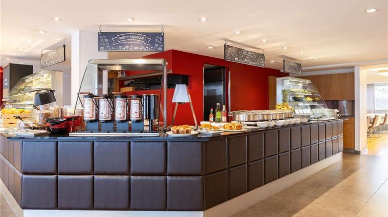 <b>Novotel Brussels Airport Restaurant</b>. Images powered by <a href="https://iceportal.shijigroup.com/" title="IcePortal" target="_blank">IcePortal</a>.