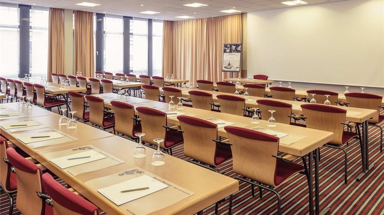 <b>Mercure Hotel Frankfurt Eschborn Ost Exterior</b>. Images powered by <a href="https://iceportal.shijigroup.com/" title="IcePortal" target="_blank">IcePortal</a>.