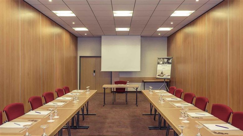 <b>Mercure Hotel Frankfurt Eschborn Ost Meeting</b>. Images powered by <a href="https://iceportal.shijigroup.com/" title="IcePortal" target="_blank">IcePortal</a>.