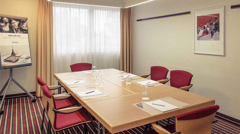 <b>Mercure Hotel Frankfurt Eschborn Ost Meeting</b>. Images powered by <a href="https://iceportal.shijigroup.com/" title="IcePortal" target="_blank">IcePortal</a>.