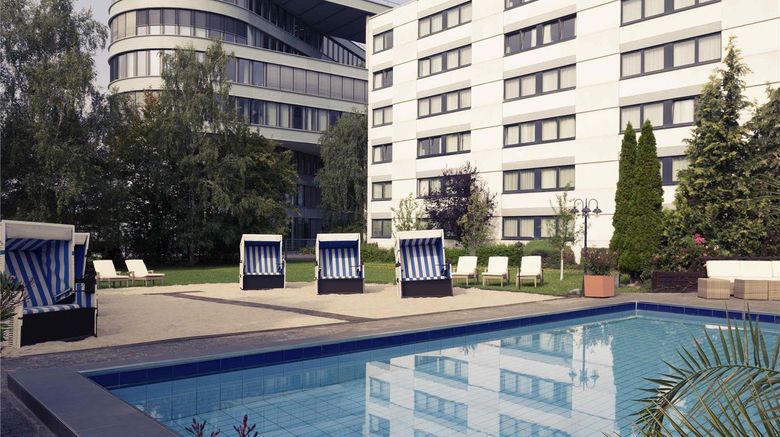<b>Mercure Hotel Frankfurt Eschborn Ost Exterior</b>. Images powered by <a href="https://iceportal.shijigroup.com/" title="IcePortal" target="_blank">IcePortal</a>.