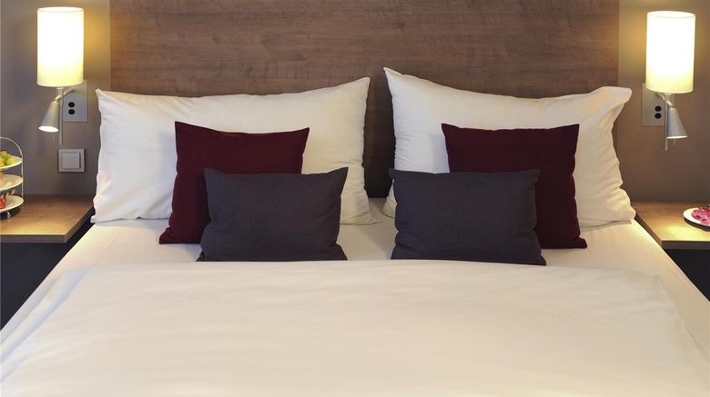 <b>Mercure Hotel Frankfurt Eschborn Ost Room</b>. Images powered by <a href="https://iceportal.shijigroup.com/" title="IcePortal" target="_blank">IcePortal</a>.