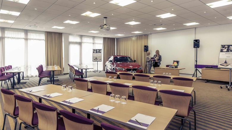 <b>Mercure Nuernberg West Meeting</b>. Images powered by <a href="https://iceportal.shijigroup.com/" title="IcePortal" target="_blank">IcePortal</a>.