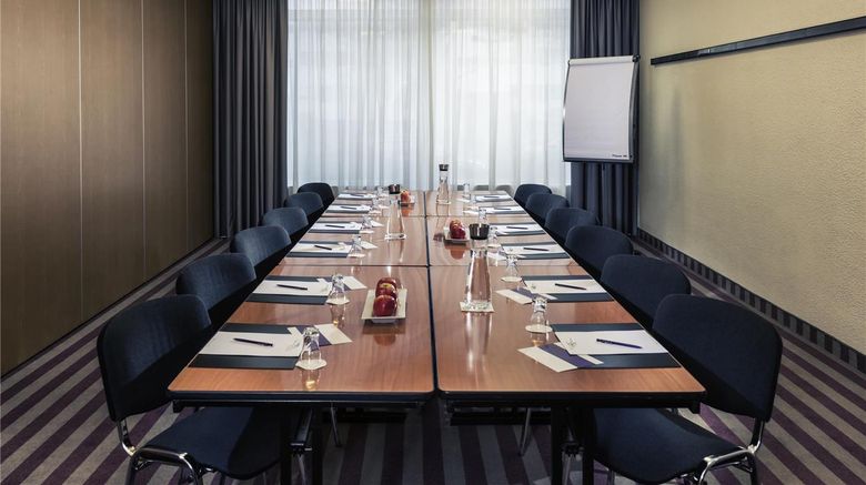 <b>Mercure Hotel Duesseldorf Neuss Meeting</b>. Images powered by <a href="https://iceportal.shijigroup.com/" title="IcePortal" target="_blank">IcePortal</a>.