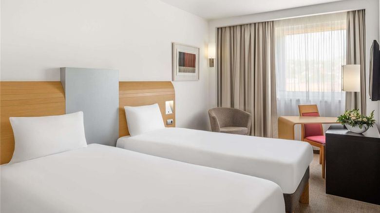 <b>Novotel Budapest City Room</b>. Images powered by <a href="https://iceportal.shijigroup.com/" title="IcePortal" target="_blank">IcePortal</a>.