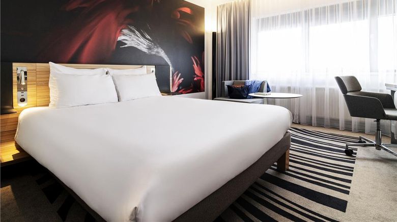 <b>Novotel Amsterdam City Hotel Room</b>. Images powered by <a href="https://iceportal.shijigroup.com/" title="IcePortal" target="_blank">IcePortal</a>.