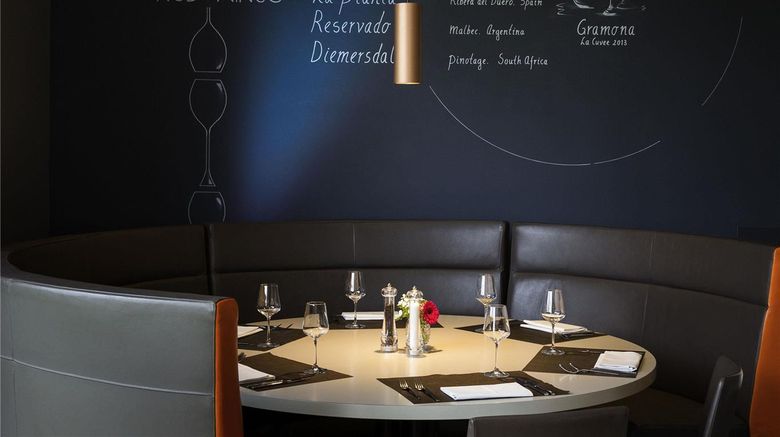 <b>Novotel Amsterdam City Hotel Restaurant</b>. Images powered by <a href="https://iceportal.shijigroup.com/" title="IcePortal" target="_blank">IcePortal</a>.
