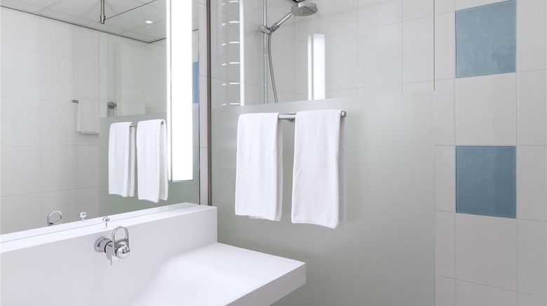 <b>Novotel Rotterdam-Schiedam Room</b>. Images powered by <a href="https://iceportal.shijigroup.com/" title="IcePortal" target="_blank">IcePortal</a>.