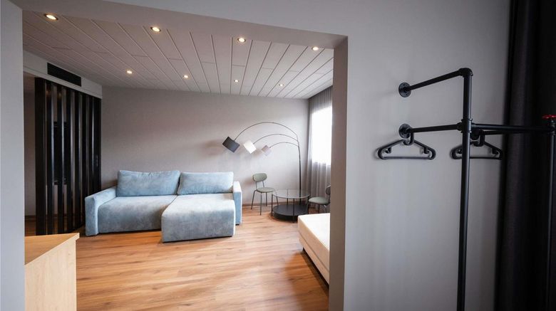 <b>Ibis Styles Linz Suite</b>. Images powered by <a href="https://iceportal.shijigroup.com/" title="IcePortal" target="_blank">IcePortal</a>.