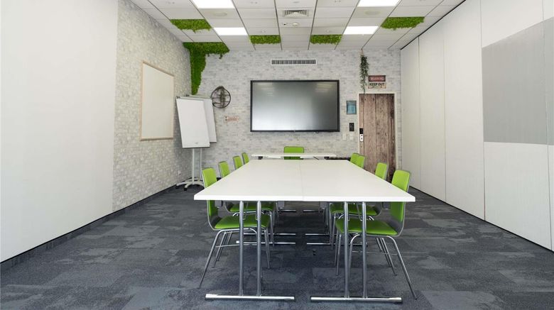 <b>Ibis Styles Linz Meeting</b>. Images powered by <a href="https://iceportal.shijigroup.com/" title="IcePortal" target="_blank">IcePortal</a>.