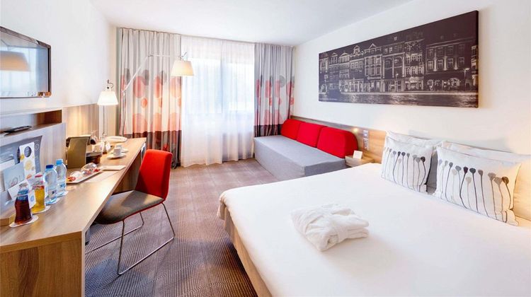 Novotel Poznan Malta Exterior