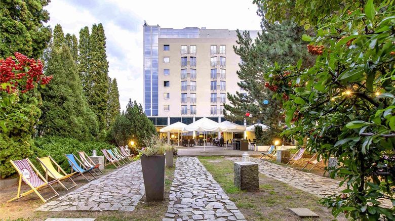 <b>Novotel Warszawa Airport Exterior</b>. Images powered by <a href="https://iceportal.shijigroup.com/" title="IcePortal" target="_blank">IcePortal</a>.