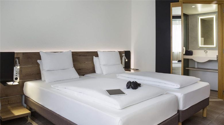 <b>Novotel Lausanne Bussigny Room</b>. Images powered by <a href="https://iceportal.shijigroup.com/" title="IcePortal" target="_blank">IcePortal</a>.