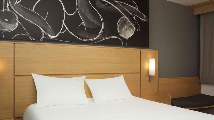 Ibis 3 Lacs Neuchatel Thielle Room
