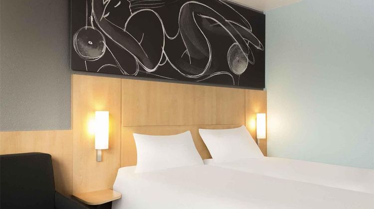 Ibis 3 Lacs Neuchatel Thielle Room