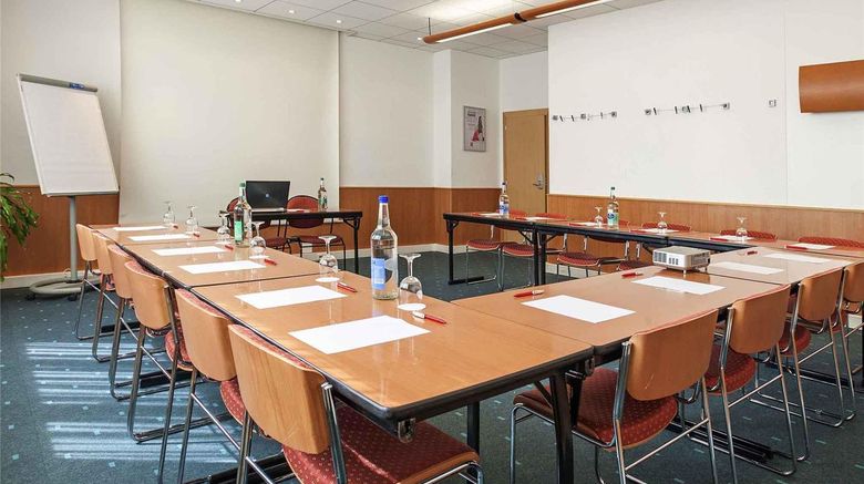 <b>Ibis 3 Lacs Neuchatel Thielle Meeting</b>. Images powered by <a href="https://iceportal.shijigroup.com/" title="IcePortal" target="_blank">IcePortal</a>.