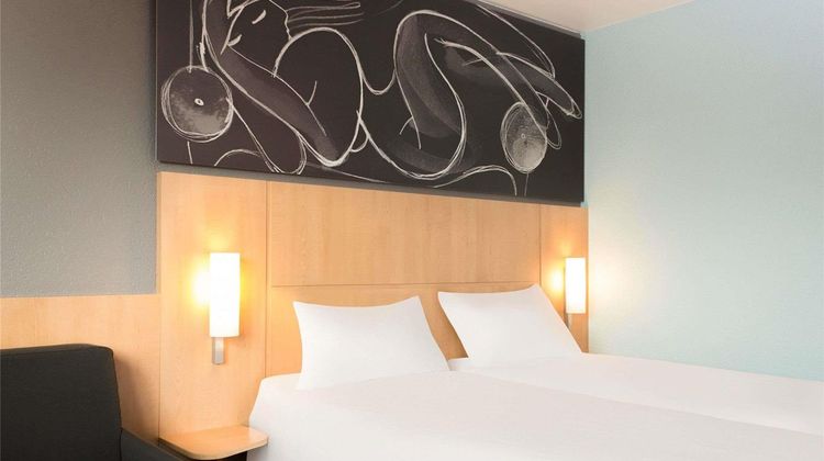 Ibis 3 Lacs Neuchatel Thielle Room