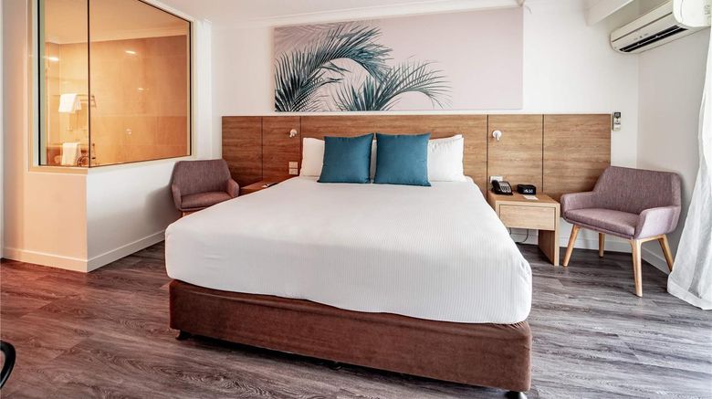 <b>Novotel Cairns Oasis Resort Room</b>. Images powered by <a href="https://iceportal.shijigroup.com/" title="IcePortal" target="_blank">IcePortal</a>.