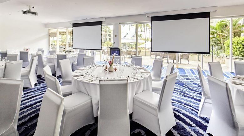 <b>Novotel Cairns Oasis Resort Meeting</b>. Images powered by <a href="https://iceportal.shijigroup.com/" title="IcePortal" target="_blank">IcePortal</a>.