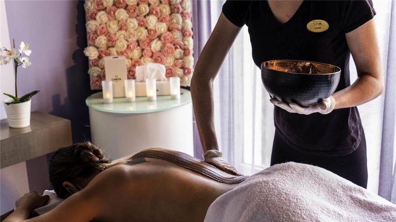 <b>Sofitel Marseille Vieux Port Spa</b>. Images powered by <a href="https://iceportal.shijigroup.com/" title="IcePortal" target="_blank">IcePortal</a>.