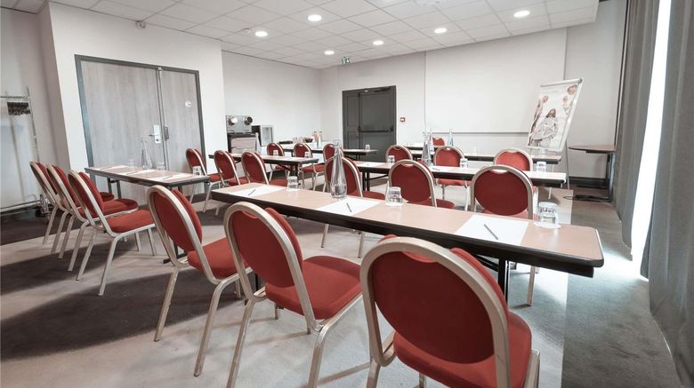 <b>Mercure Bordeaux le Lac Meeting</b>. Images powered by <a href="https://iceportal.shijigroup.com/" title="IcePortal" target="_blank">IcePortal</a>.