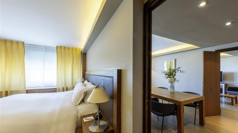<b>Sofitel Lyon Bellecour Suite</b>. Images powered by <a href="https://iceportal.shijigroup.com/" title="IcePortal" target="_blank">IcePortal</a>.