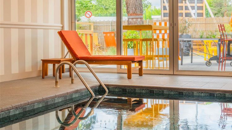 Pullman Toulouse Airport Pool