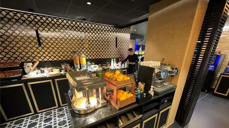 <b>Mercure Orleans Centre Hotel Restaurant</b>. Images powered by <a href="https://iceportal.shijigroup.com/" title="IcePortal" target="_blank">IcePortal</a>.