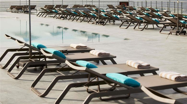 <b>Sofitel Golfe d'Ajaccio Thalasso Pool</b>. Images powered by <a href="https://iceportal.shijigroup.com/" title="IcePortal" target="_blank">IcePortal</a>.