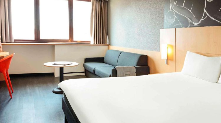 Ibis Suite Place de la Comedie Room