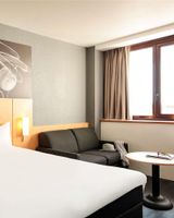 Ibis Suite Place de la Comedie