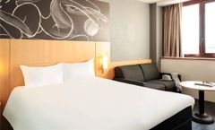 Ibis Suite Place de la Comedie