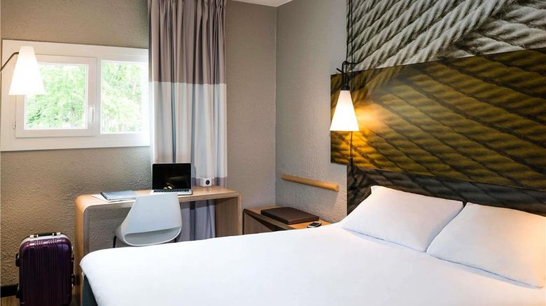 <b>Ibis Hotel Bourg-en-Bresse Room</b>. Images powered by <a href="https://iceportal.shijigroup.com/" title="IcePortal" target="_blank">IcePortal</a>.
