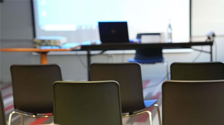 <b>Ibis Caen Porte D'Angleterre Meeting</b>. Images powered by <a href="https://iceportal.shijigroup.com/" title="IcePortal" target="_blank">IcePortal</a>.