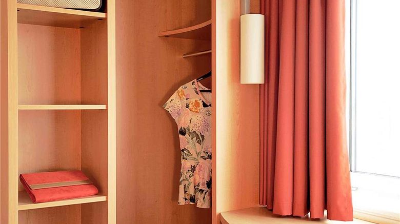 <b>Hotel Ibis Dieppe Val Druel Room</b>. Images powered by <a href="https://iceportal.shijigroup.com/" title="IcePortal" target="_blank">IcePortal</a>.