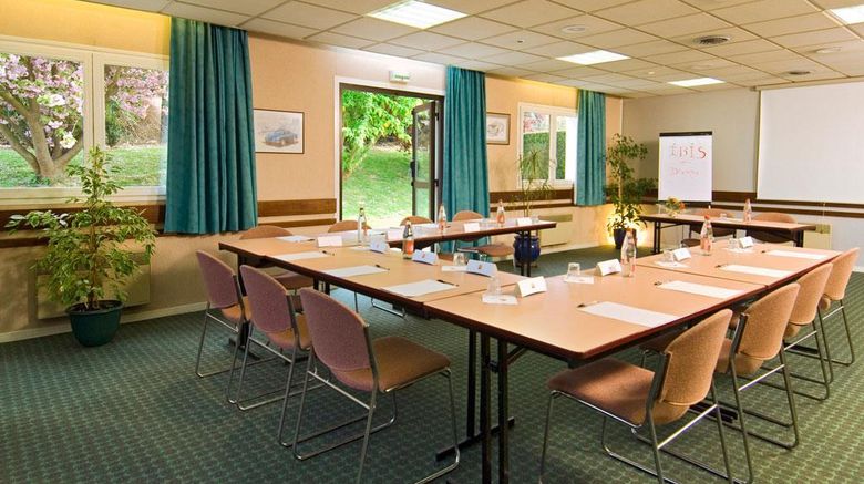 <b>Hotel Ibis Dieppe Val Druel Meeting</b>. Images powered by <a href="https://iceportal.shijigroup.com/" title="IcePortal" target="_blank">IcePortal</a>.