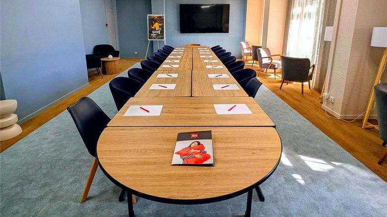 <b>Ibis Hotel Grenoble Meeting</b>. Images powered by <a href="https://iceportal.shijigroup.com/" title="IcePortal" target="_blank">IcePortal</a>.
