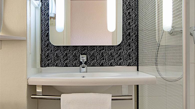 <b>Ibis Hotel Lorient Room</b>. Images powered by <a href="https://iceportal.shijigroup.com/" title="IcePortal" target="_blank">IcePortal</a>.