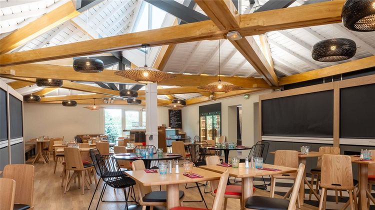 Ibis Lyon Est Bron Exterior